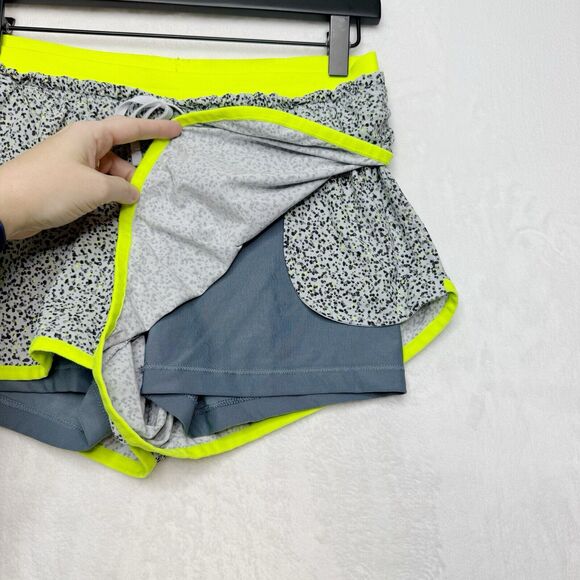 NIKE Dri-Fit Flex 2 In 1 Training Shorts Wolf Grey/Volt Neon Spotted Womens Sz M - Picture 4 of 7